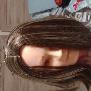 Wig synthetic light brown with highlights Long